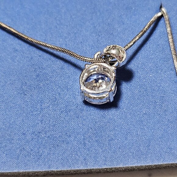 Avon Solitaire Cz Pendant Necklace Silver Tone Chain Jewelry Gift 2002 Box - Picture 2 of 5